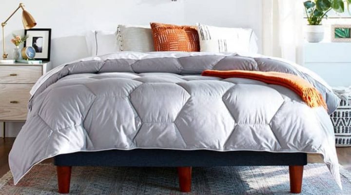 A Guide to Selecting the Right Pillows for Your Bed